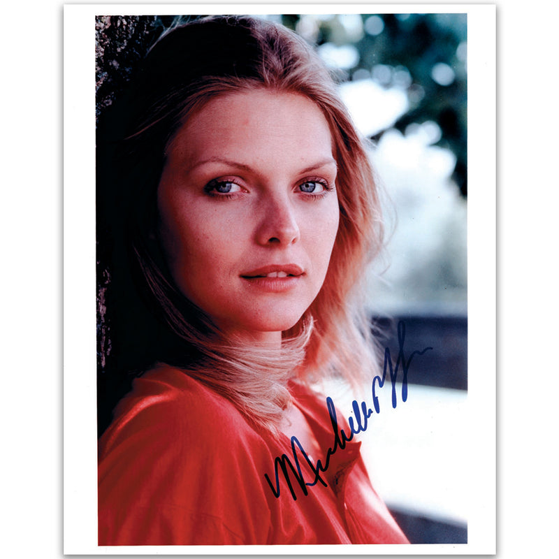 Michelle Pfeiffer - Autograph - Signed Colour Photograph